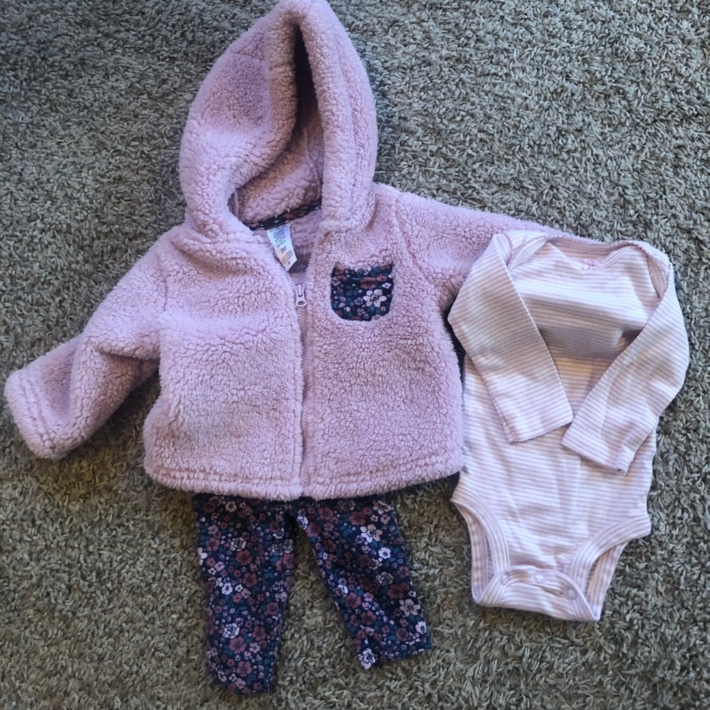 Baby matching Carter’s set